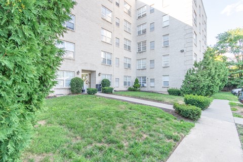 394 South Harrison Street 1-2 Beds Apartment for Rent - Photo Gallery 22